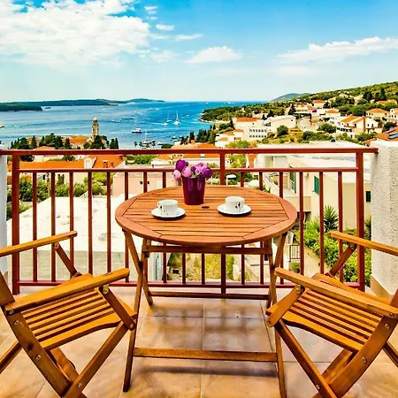 Ivusic Apartment Hvar Town