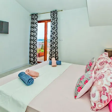 Ivusic Apartment *