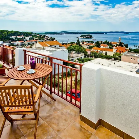 Ivusic Apartment Hvar Town