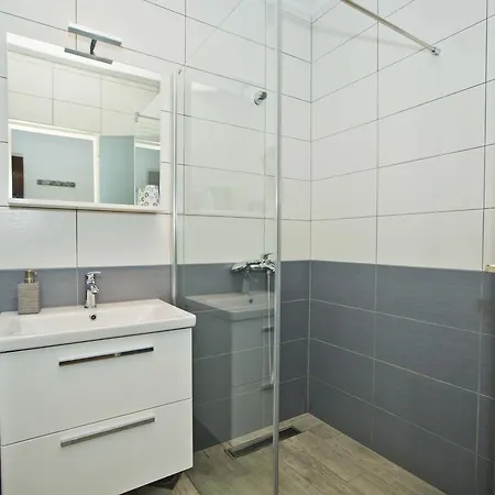 דירה Ivusic חוואר